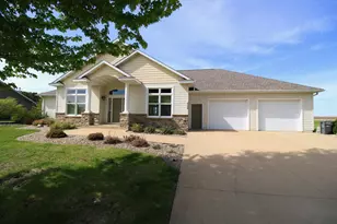 508 Vangsness St, Adams, MN 55909 - Photo 1