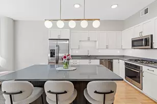 1240 S 2nd St, Minneapolis, MN 55415 - Photo 9