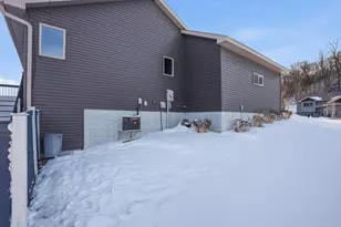 354 Glenmeadow St, River Falls, WI 54022 - Photo 15