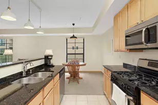 820 Emerald St SE, Saint Paul, MN 55114 - Photo 9