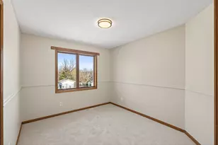 8480 Pelican Ct, Chanhassen, MN 55317 - Photo 27