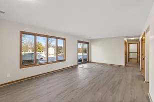 8480 Pelican Ct, Chanhassen, MN 55317 - Photo 33