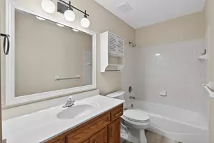 8480 Pelican Ct, Chanhassen, MN 55317 - Photo 29