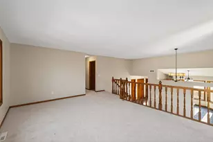 8480 Pelican Ct, Chanhassen, MN 55317 - Photo 11