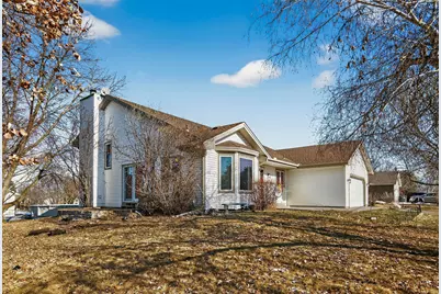 8480 Pelican Court, Chanhassen, MN 55317 - Photo 3