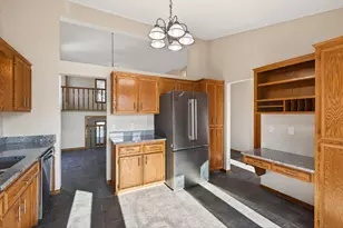 8480 Pelican Ct, Chanhassen, MN 55317 - Photo 17