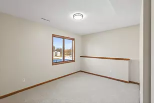 8480 Pelican Ct, Chanhassen, MN 55317 - Photo 37