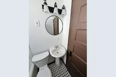 1021 Charles Avenue, Saint Paul, MN 55104 - Photo 11