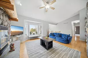 816 Southern Woods Pl SW, Rochester, MN 55902 - Photo 3