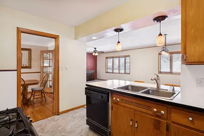 1947 Yorkshire Court, Saint Paul, MN 55116 - Photo 17