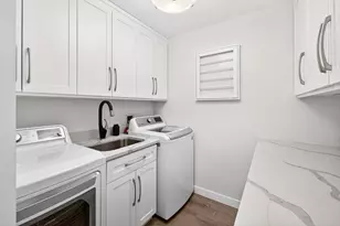 8441 Irwin Rd, Bloomington, MN 55437 - Photo 9