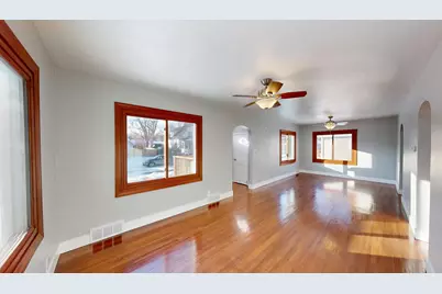 808 Freeborn Avenue, Albert Lea, MN 56007 - Photo 3