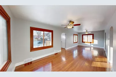 808 Freeborn Avenue, Albert Lea, MN 56007 - Photo 3