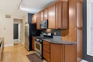 547 S 10th St, Minneapolis, MN 55404 - Photo 17