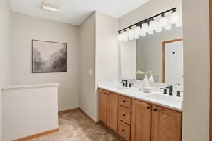 7463 Derby Ln, Shakopee, MN 55379 - Photo 11