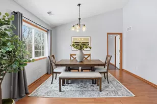 7463 Derby Ln, Shakopee, MN 55379 - Photo 5