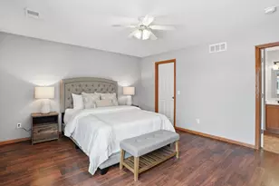 7463 Derby Ln, Shakopee, MN 55379 - Photo 9