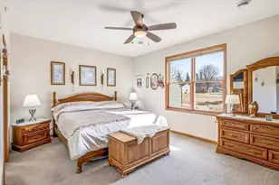 698 Bibeau Ct, Vadnais Heights, MN 55127 - Photo 17