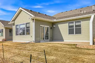 698 Bibeau Ct, Vadnais Heights, MN 55127 - Photo 25