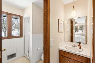 18869 Clear View Dr, Minnetonka, MN 55345 - Photo 23