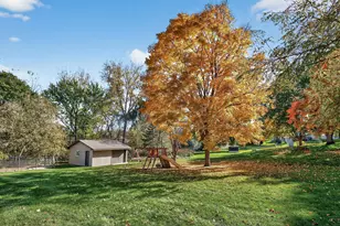 18869 Clear View Dr, Minnetonka, MN 55345 - Photo 15