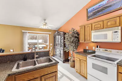 1055 Johnson Place SE, Owatonna, MN 55060 - Photo 13