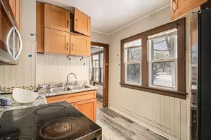 4500 Ewing Ave N, Robbinsdale, MN 55422 - Photo 9