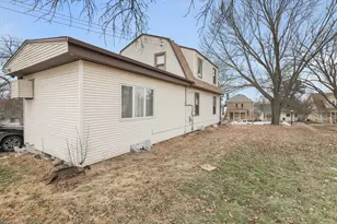 1879 Ames Ave, Saint Paul, MN 55119 - Photo 31