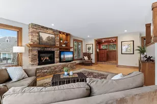 6934 Highover Dr, Chanhassen, MN 55317 - Photo 9