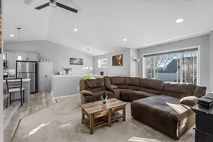 1572 Burg Ave, Saint Paul, MN 55119 - Photo 11