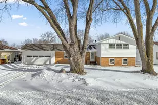 303 Lexington Ave N, New Prague, MN 56071 - Photo 3