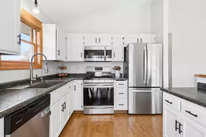 9489 Hames Avenue S, Cottage Grove, MN 55016 - Photo 3