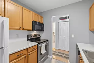 1304 W Medicine Lake Dr, Plymouth, MN 55441 - Photo 13