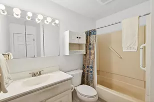 1304 W Medicine Lake Dr, Plymouth, MN 55441 - Photo 17