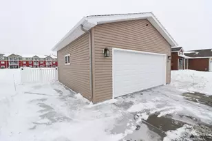 5217 47th Ave S, Fargo, ND 58104 - Photo 3