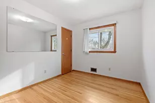 4033 Kentucky Ave N, Crystal, MN 55427 - Photo 11