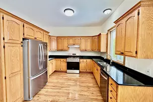 7550 31st St N, Oakdale, MN 55128 - Photo 1