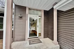 7550 31st St N, Oakdale, MN 55128 - Photo 3