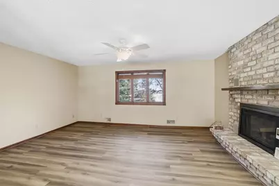 9193 Harkness Avenue S, Cottage Grove, MN 55016 - Photo 7