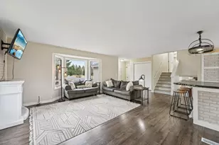 848 McDiarmid Dr, Hudson, WI 54016 - Photo 9