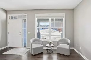 1525 Hemlock Way, Chanhassen, MN 55317 - Photo 7