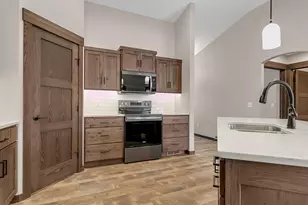 611 Brookwood Ln, Saint Cloud, MN 56303 - Photo 5