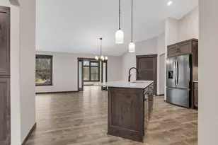 611 Brookwood Ln, Saint Cloud, MN 56303 - Photo 9