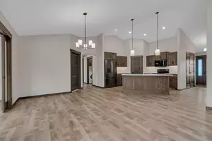 611 Brookwood Ln, Saint Cloud, MN 56303 - Photo 3