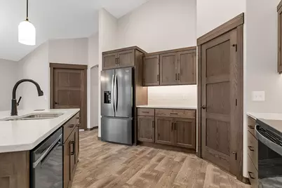 611 Brookwood Lane, Saint Cloud, MN 56303 - Photo 7