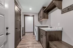 611 Brookwood Ln, Saint Cloud, MN 56303 - Photo 23