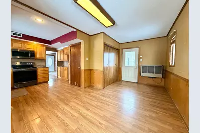 211 N Grove Street, Okabena, MN 56161 - Photo 11