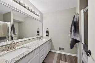 7555 W 110th St, Bloomington, MN 55438 - Photo 11