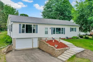 30325 Elm St, Lindstrom, MN 55045 - Photo 5