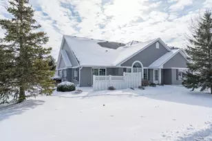 731 Grayhawk Cir, Mankato, MN 56001 - Photo 3